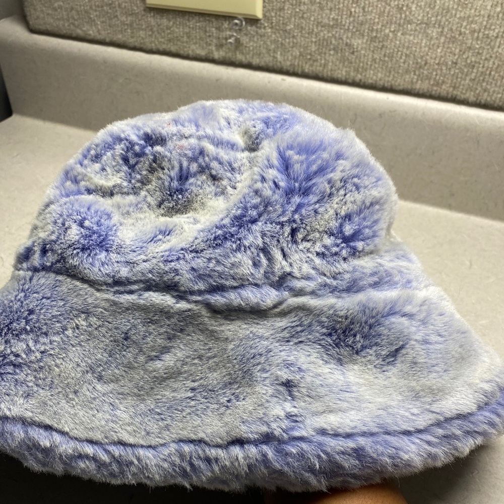 Purple fluffy bucket hat